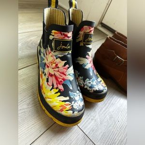 Joules rain boots size 8
